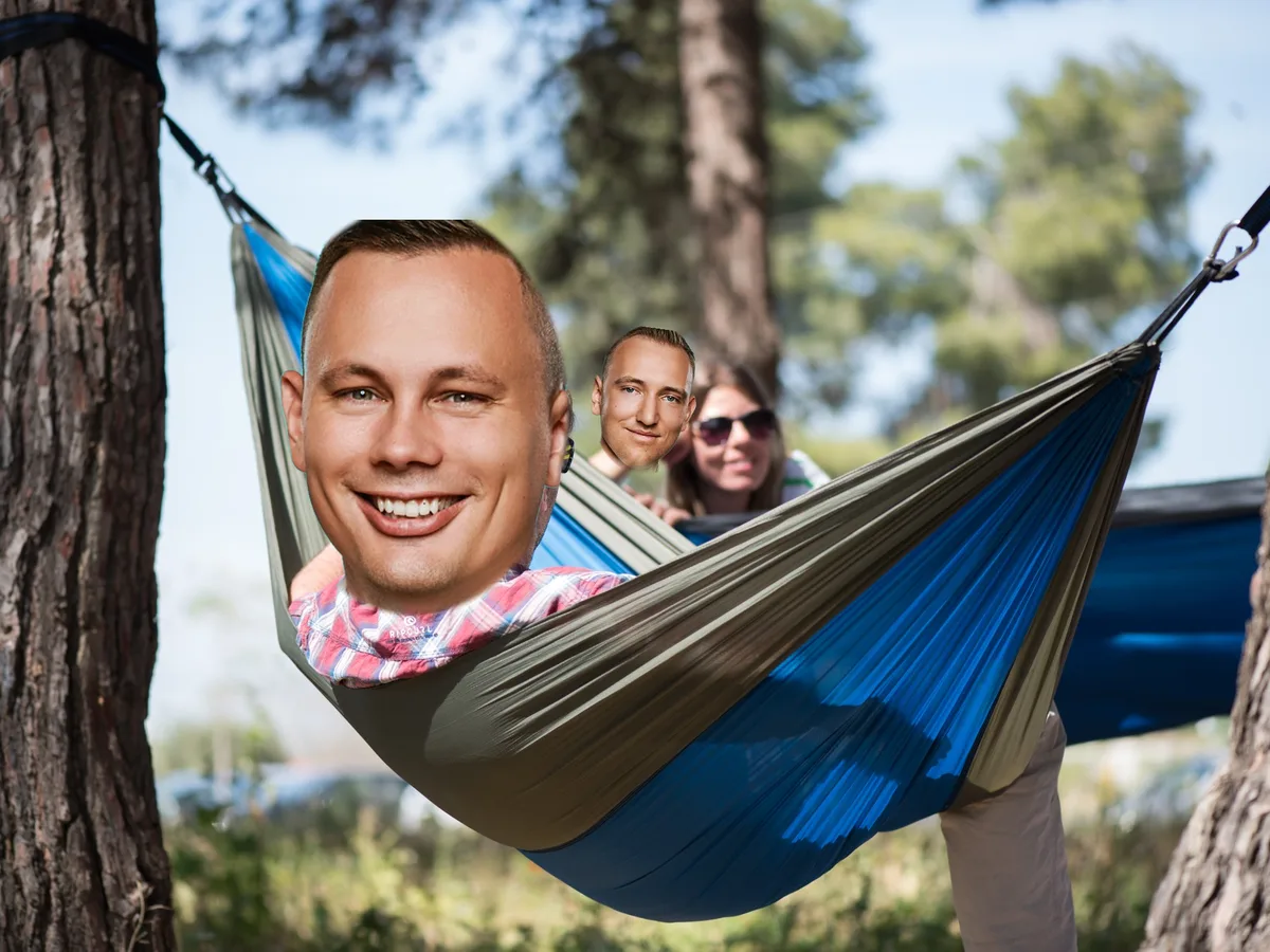 Petr a Honza spolu v houpací síti
